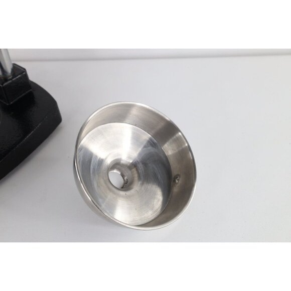 Il Mulino New York Distressed Cast Iron Stainless Steel Hand Press Juicer Black - Picture 4 of 12